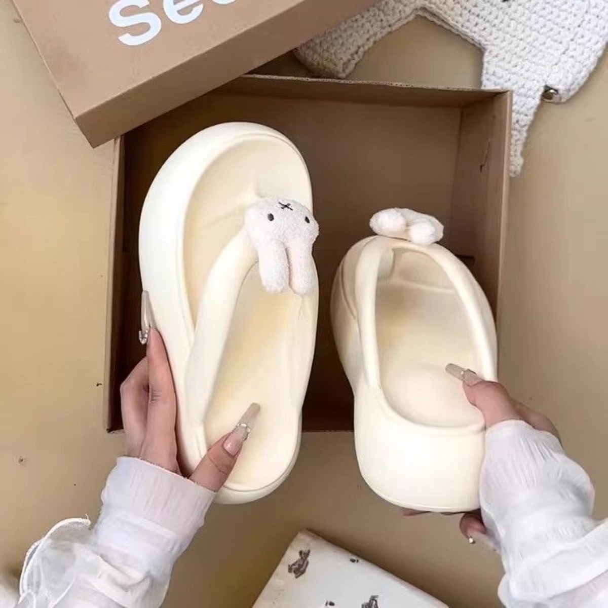 صندل كاواي ميفي EVA بتصميم أرن - مراجعة Summer Away Clothing وسعره