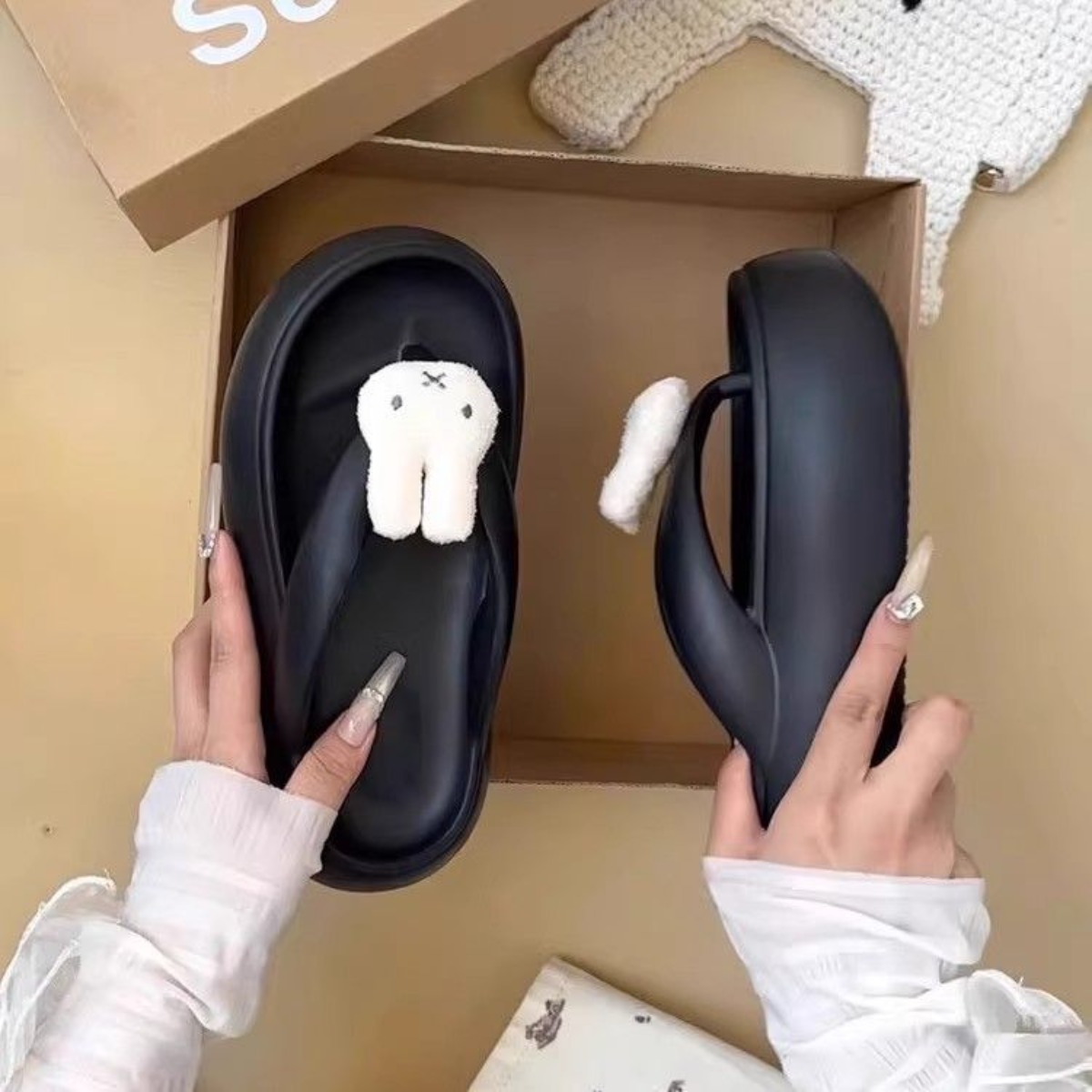 صندل كاواي ميفي EVA بتصميم أرن - مراجعة Summer Away Clothing وسعره