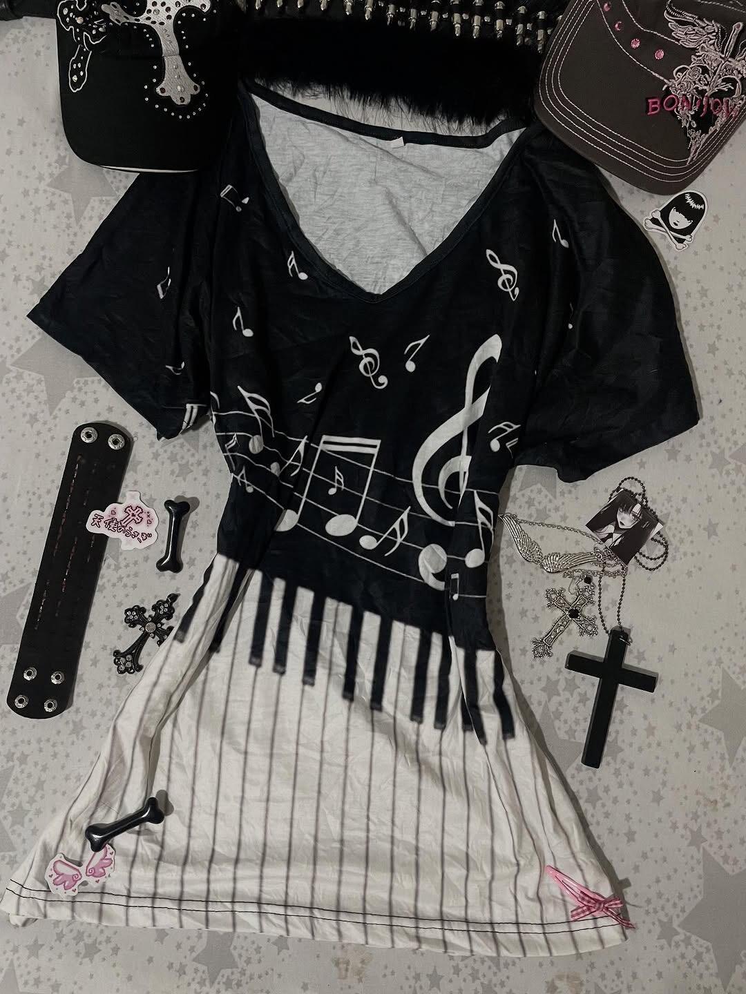 تي شيرت نسائي بتصميم Y2K على ط - مراجعة Summer Grunge Clothing وسعره