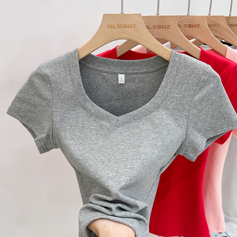 تي شيرت نسائي صيفي 2026 من AOS - مراجعة Summer Clothing Trends 2026 وسعره